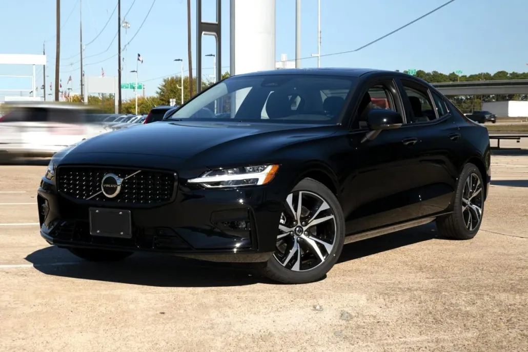 2023 Volvo S60 B5 Core photo 1