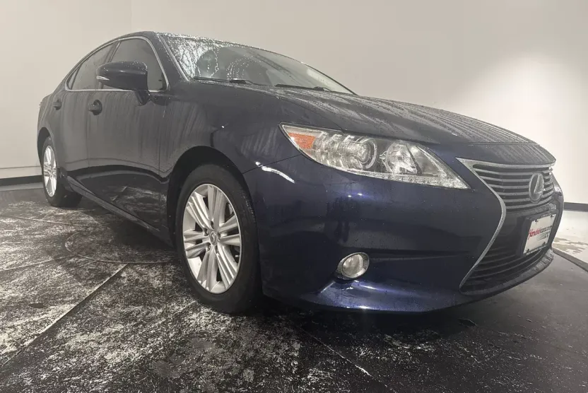 2014 Lexus ES 350 photo 1
