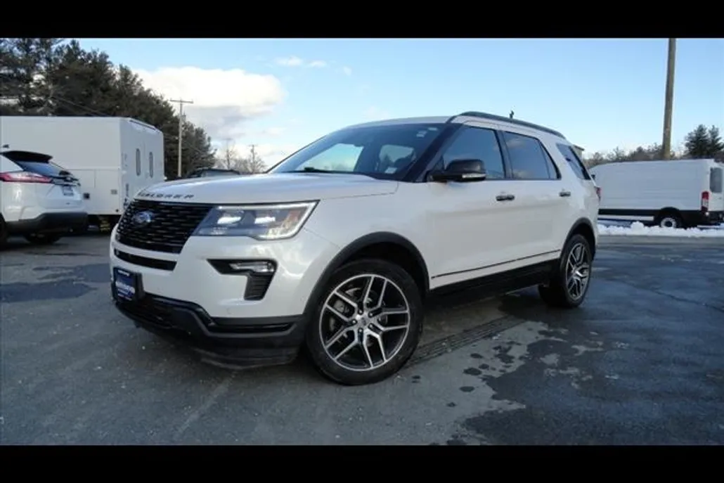 2019 Ford Explorer Sport photo 1