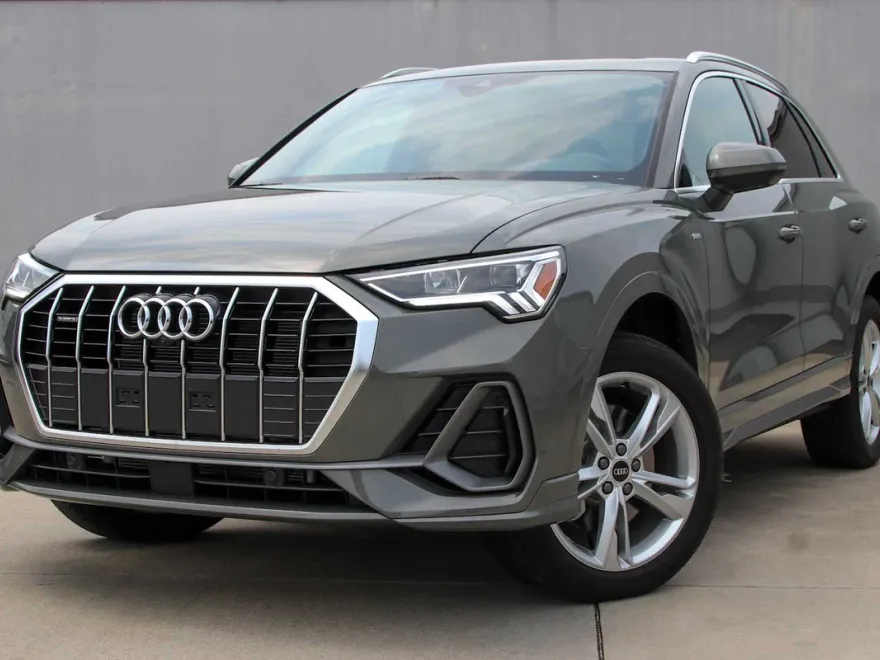 2024 Audi Q3 45 TFSI S line Premium Plus photo 1