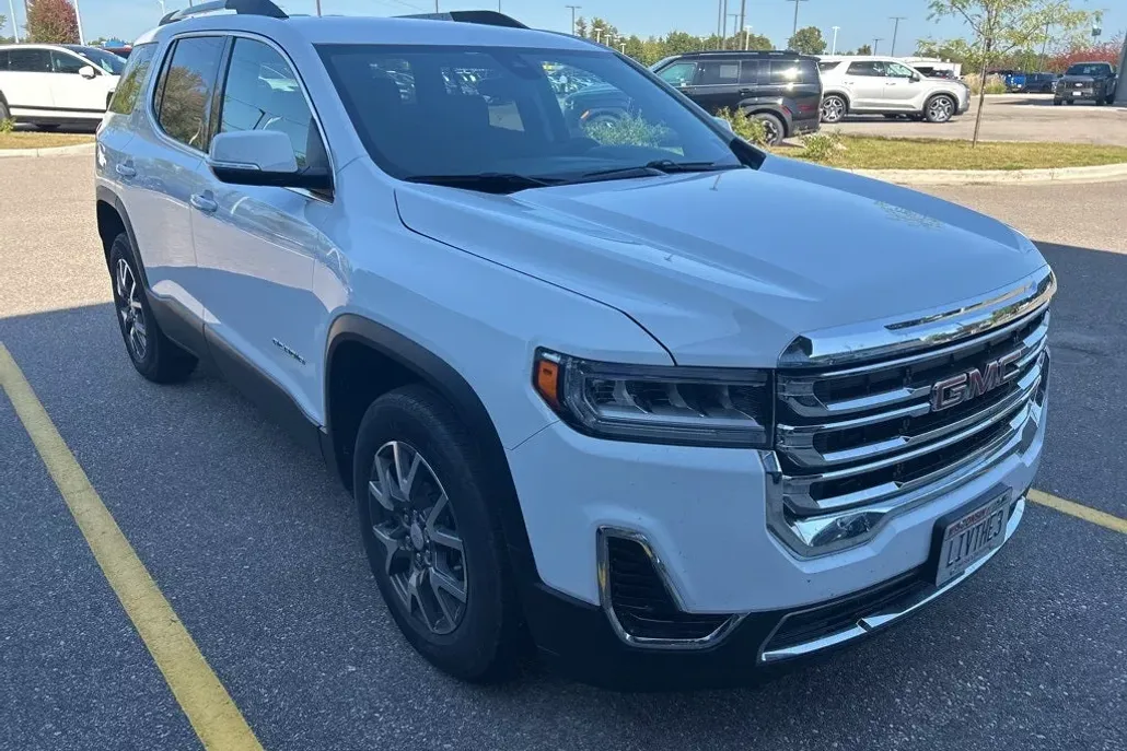2023 Gmc Acadia SLE photo 1