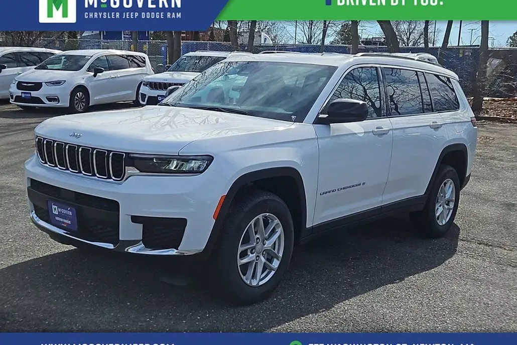 2025 Jeep Grand Cherokee Laredo photo 1
