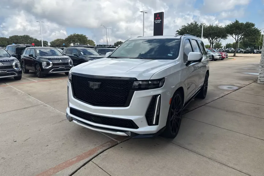 2023 Cadillac Escalade V-Series photo 1