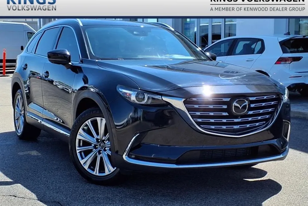 2022 Mazda CX-9 Signature photo 1