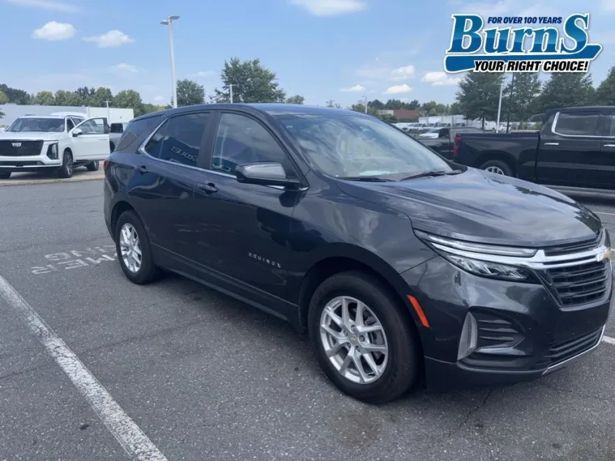 2022 Chevrolet Equinox LT photo 1