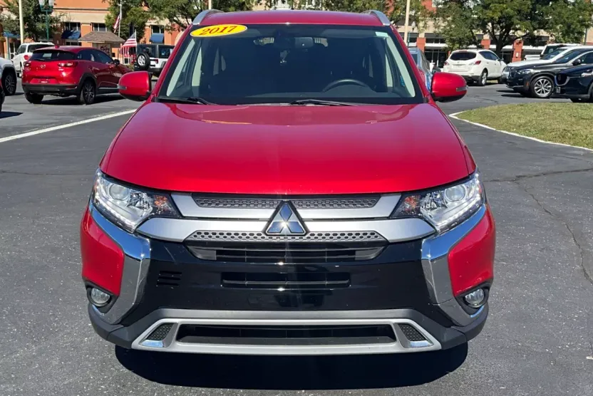 2019 Mitsubishi Outlander SEL photo 1