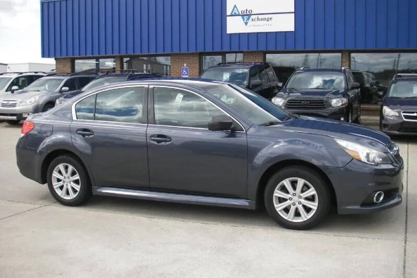 2014 Subaru Legacy 2.5i photo 1