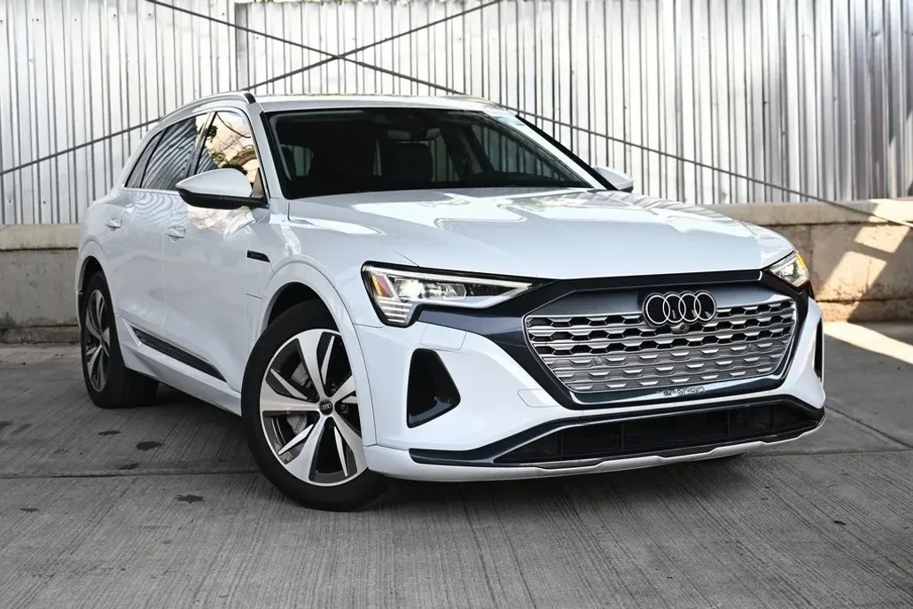 2024 Audi Q8 E-tron Premium photo 1