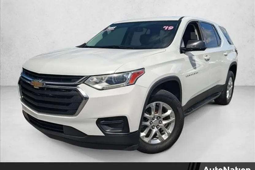 2019 Chevrolet Traverse LS photo 1