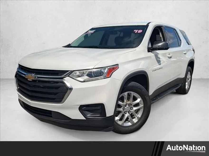 2019 Chevrolet Traverse LS photo 1