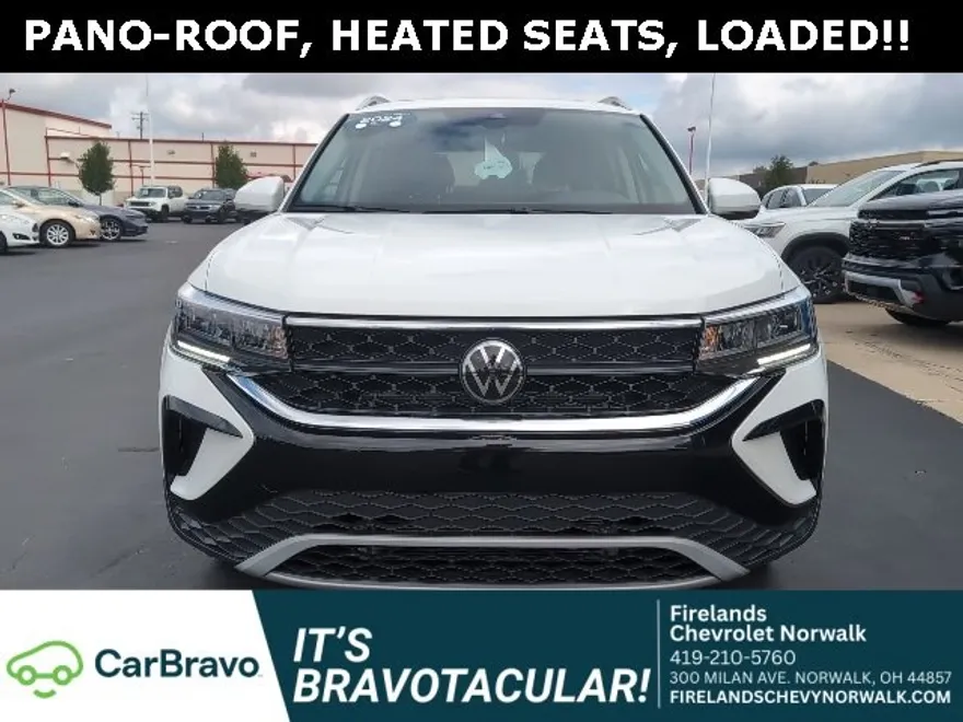 2024 Volkswagen Taos SE photo 1
