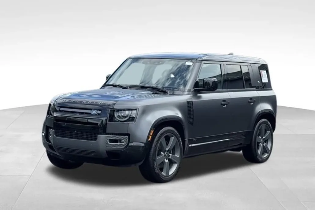 2023 Land Rover Defender 110 V8 photo 1