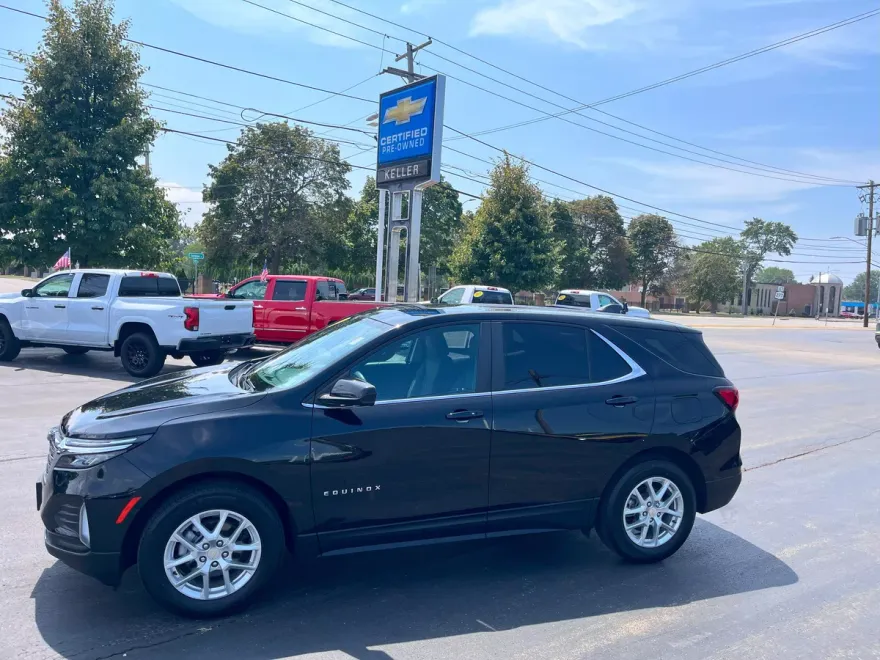 2022 Chevrolet Equinox LT photo 1