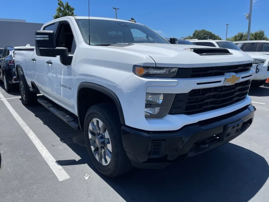 2024 Chevrolet Silverado 2500HD Custom photo 1