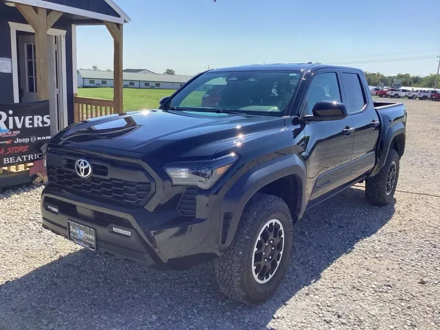 2025 Toyota Tacoma TRD Off-Road photo 1