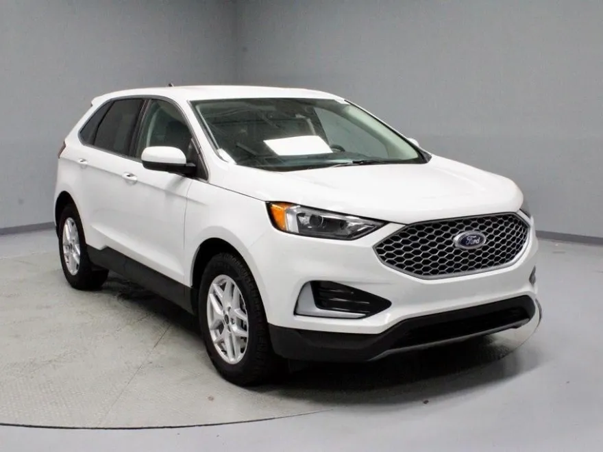 2024 Ford Edge SEL photo 1