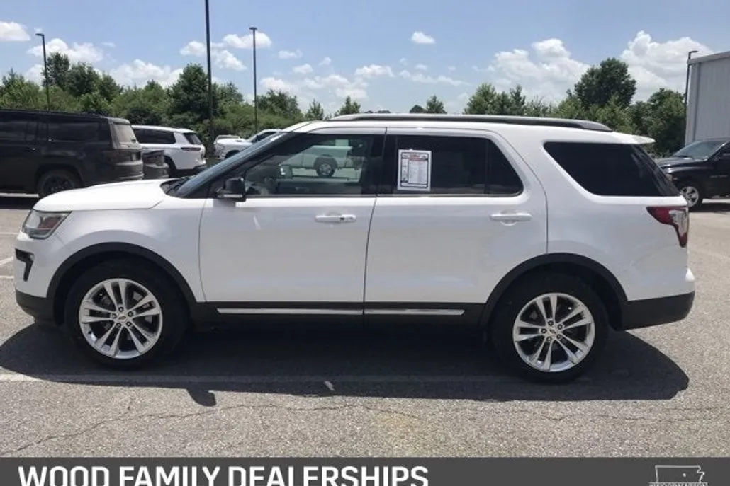 2018 Ford Explorer XLT photo 1