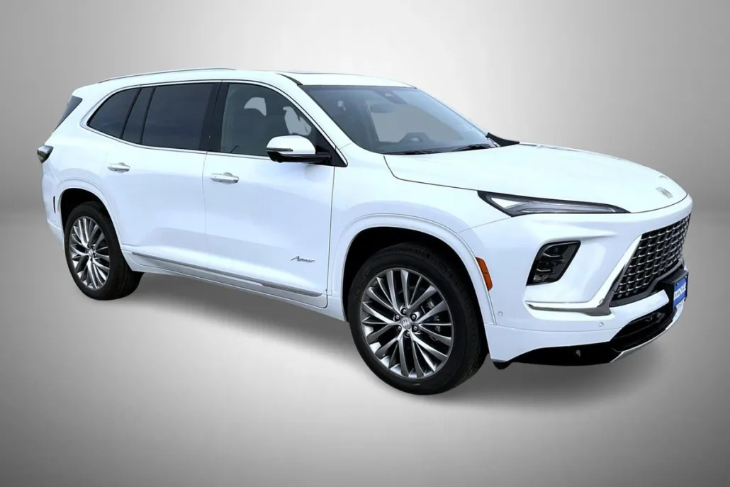 2026 Buick Enclave Avenir photo 1