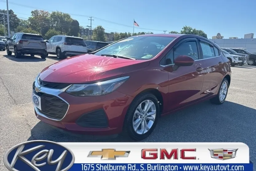 2019 Chevrolet Cruze LT photo 1