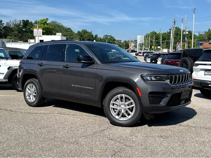2025 Jeep Grand Cherokee Laredo X photo 1