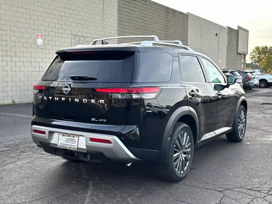 2025 Nissan Pathfinder SL photo 1