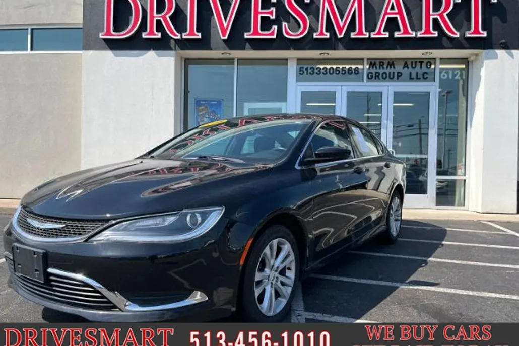 2016 Chrysler 200 Limited photo 1