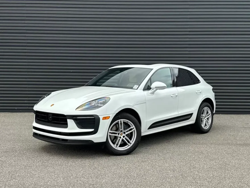 2025 Porsche Macan photo 1