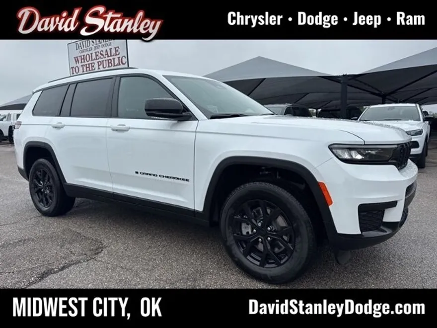 2025 Jeep Grand Cherokee Altitude photo 1