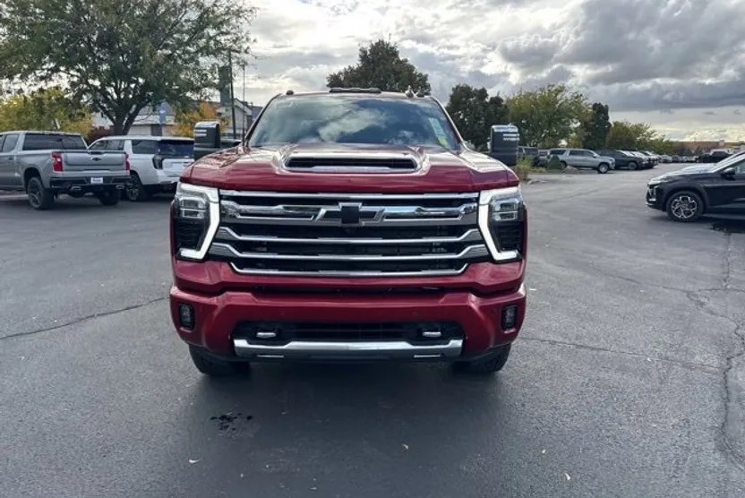 2026 Chevrolet Silverado 3500HD High Country photo 1