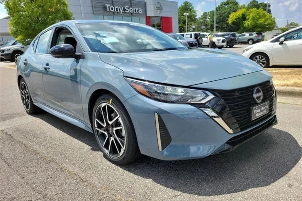 2025 Nissan Sentra SR photo 1