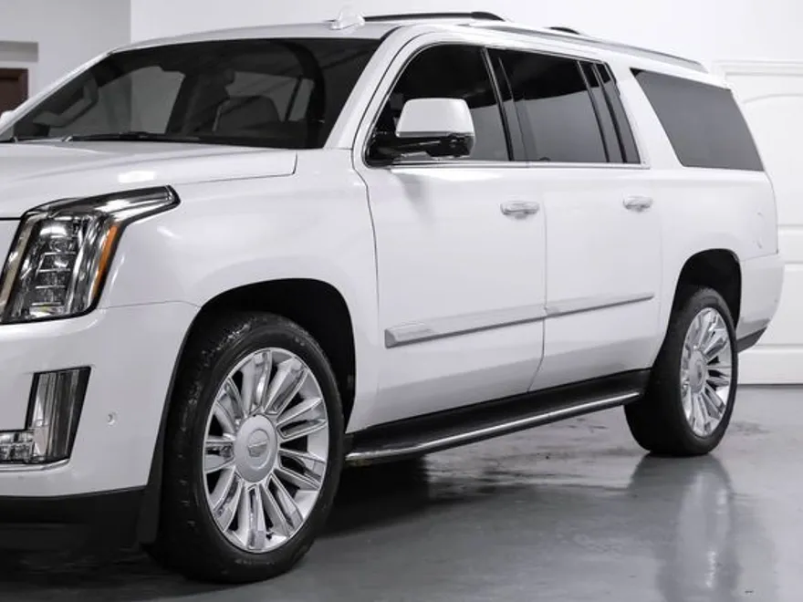 2019 Cadillac Escalade ESV Luxury photo 11