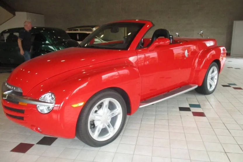 2003 Chevrolet SSR photo 1