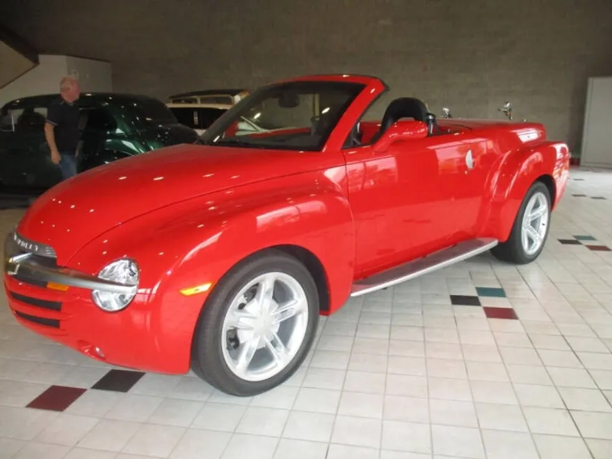2003 Chevrolet SSR photo 1
