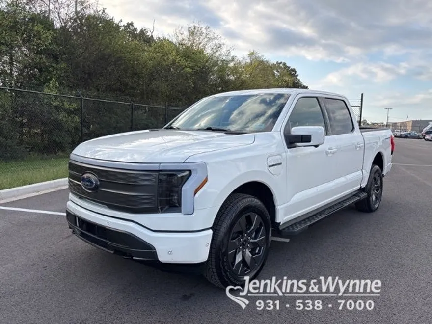2022 Ford F-150 Lightning Lariat photo 1
