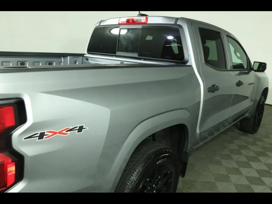 2025 Chevrolet Colorado LT photo 1