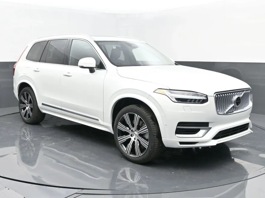 2025 Volvo XC90 T8 Plus photo 1