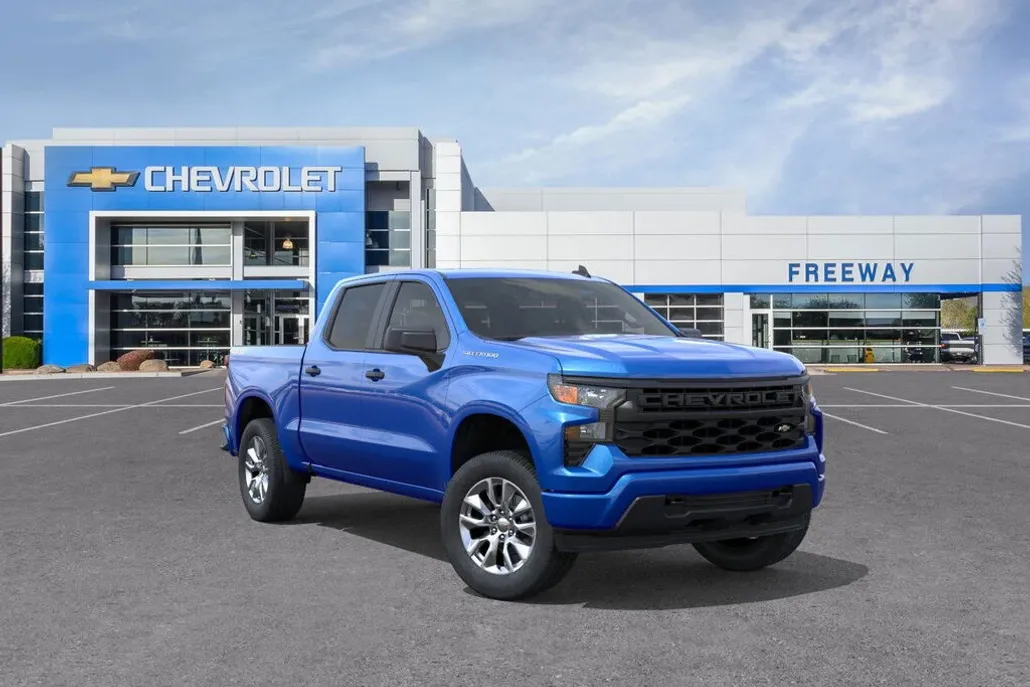2026 Chevrolet Silverado 1500 Custom photo 1