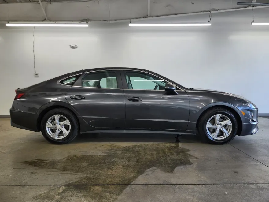 2023 Hyundai Sonata SE photo 1