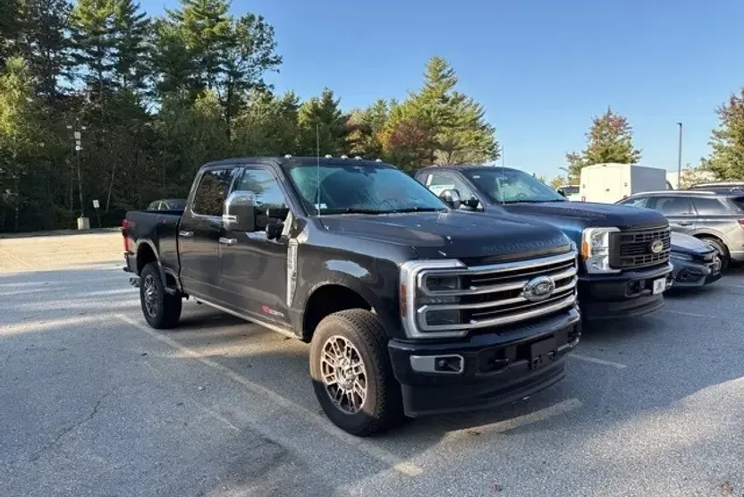 2025 Ford F-350 Platinum photo 1