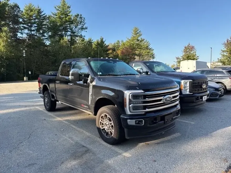 2025 Ford F-350 Platinum photo 1