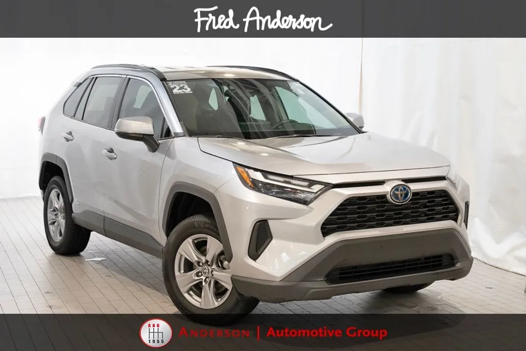 2023 Toyota RAV4 Hybrid XLE photo 1