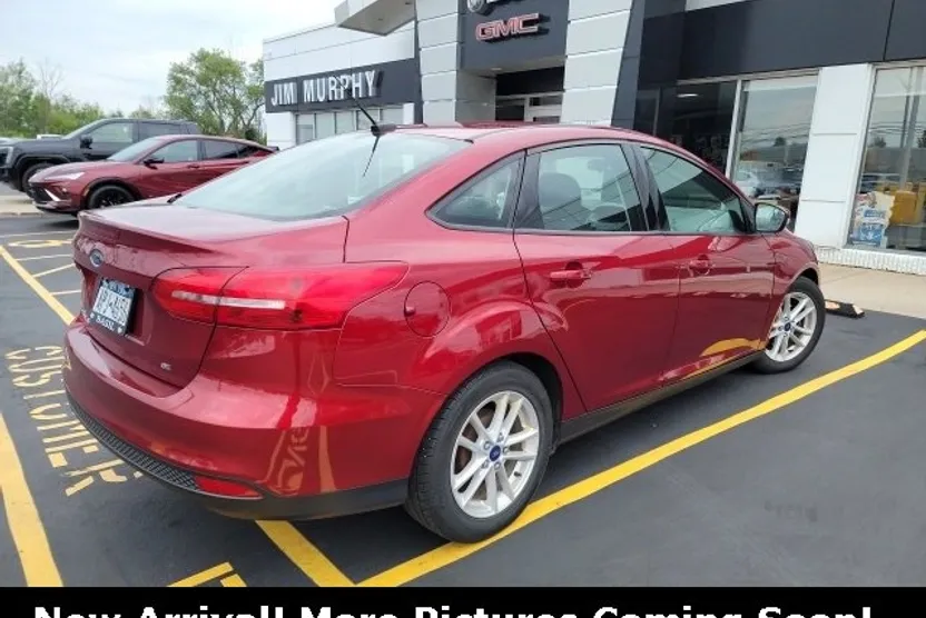 2017 Ford Focus SE photo 1
