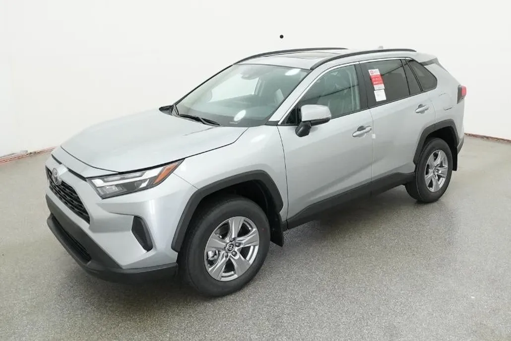2025 Toyota RAV4 XLE photo 1