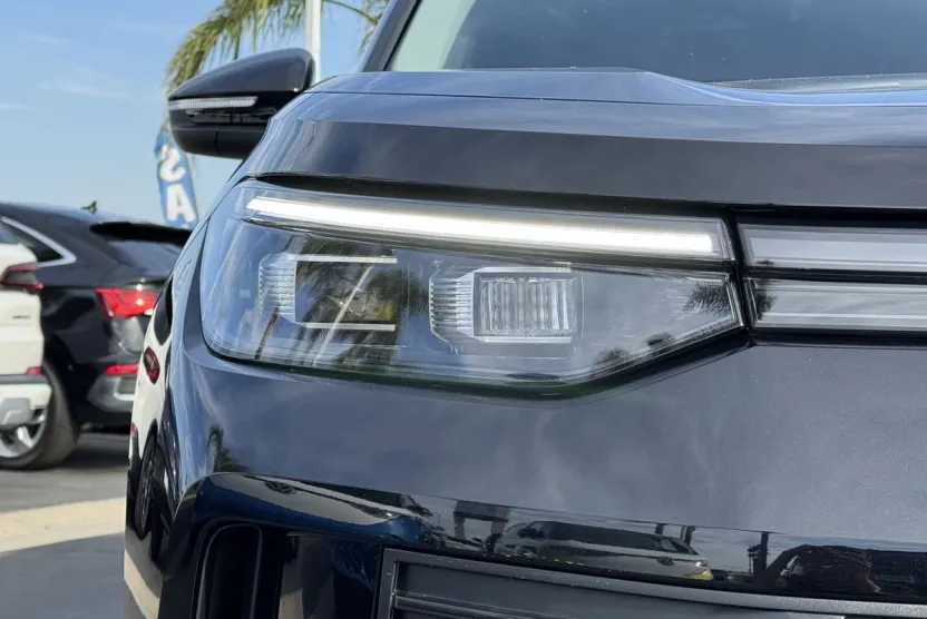 2025 Volkswagen Tiguan S photo 1