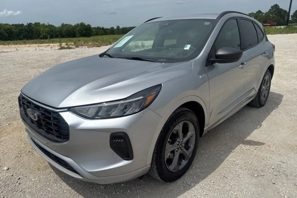 2024 Ford Escape ST-Line photo 1