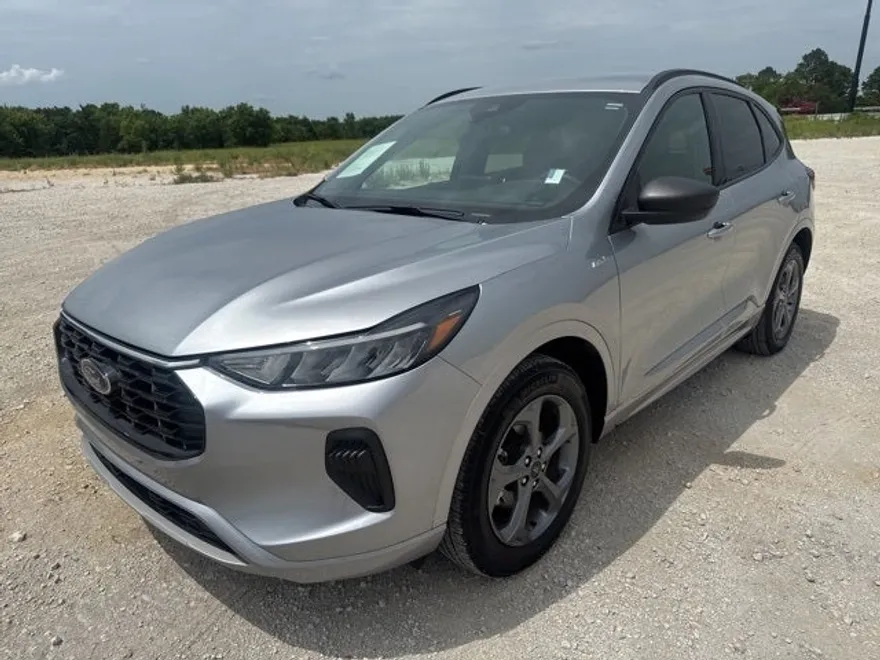 2024 Ford Escape ST-Line photo 1