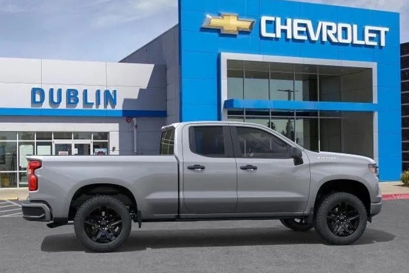 2026 Chevrolet Silverado Custom photo 1