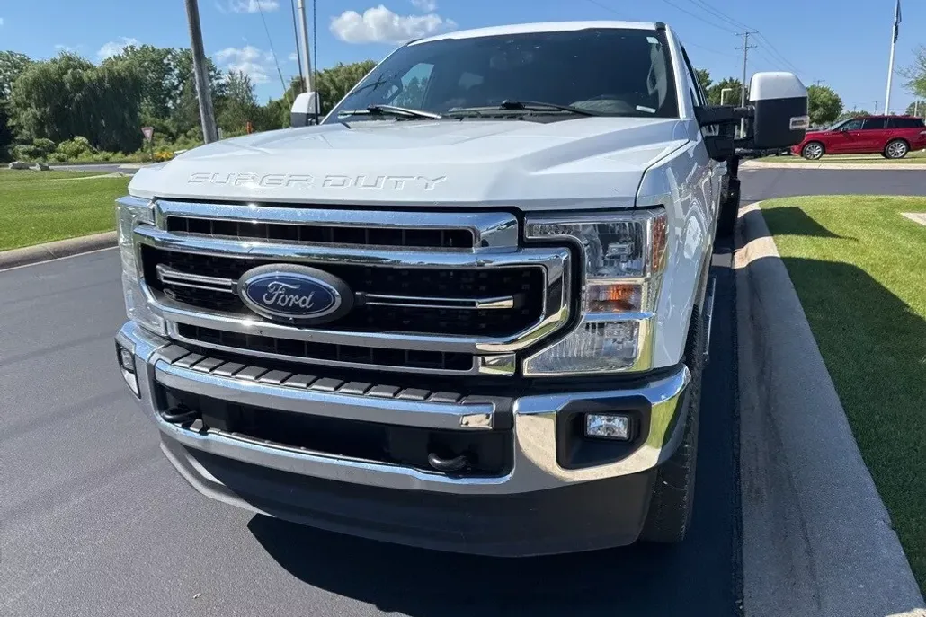 2022 Ford F-250 Lariat photo 1
