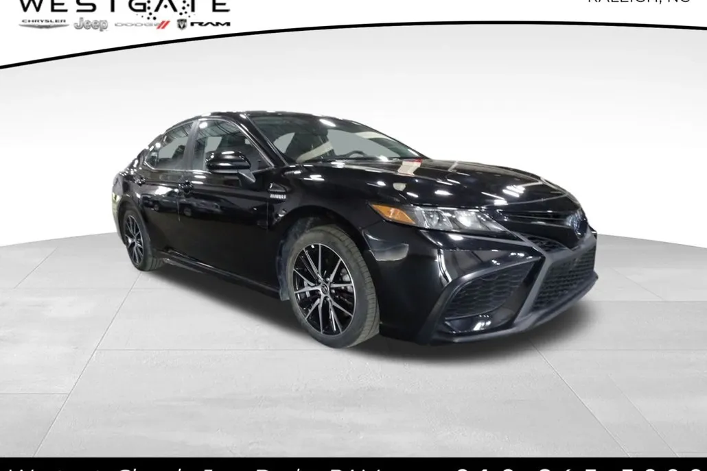 2021 Toyota Camry Hybrid SE photo 1