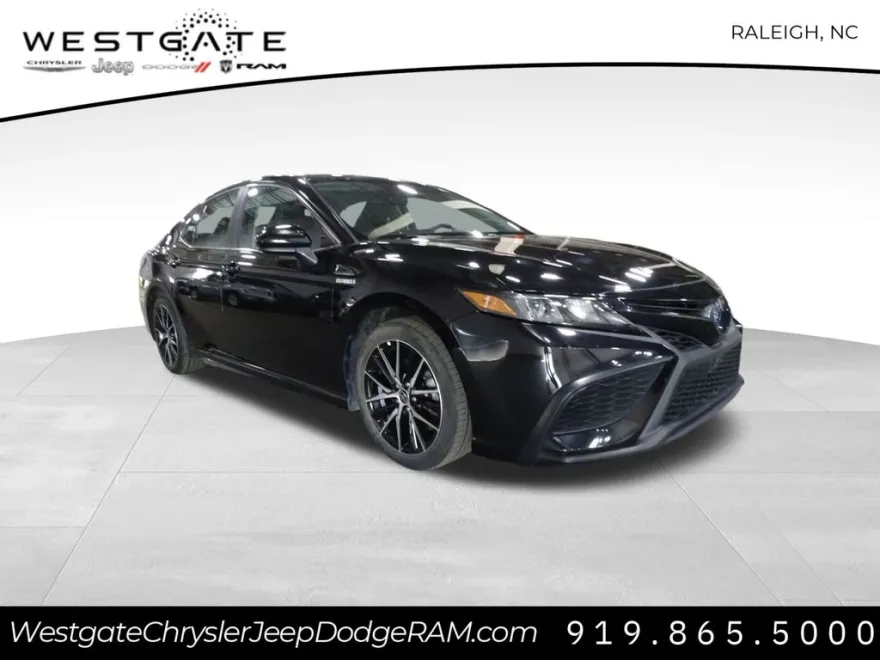2021 Toyota Camry Hybrid SE photo 1